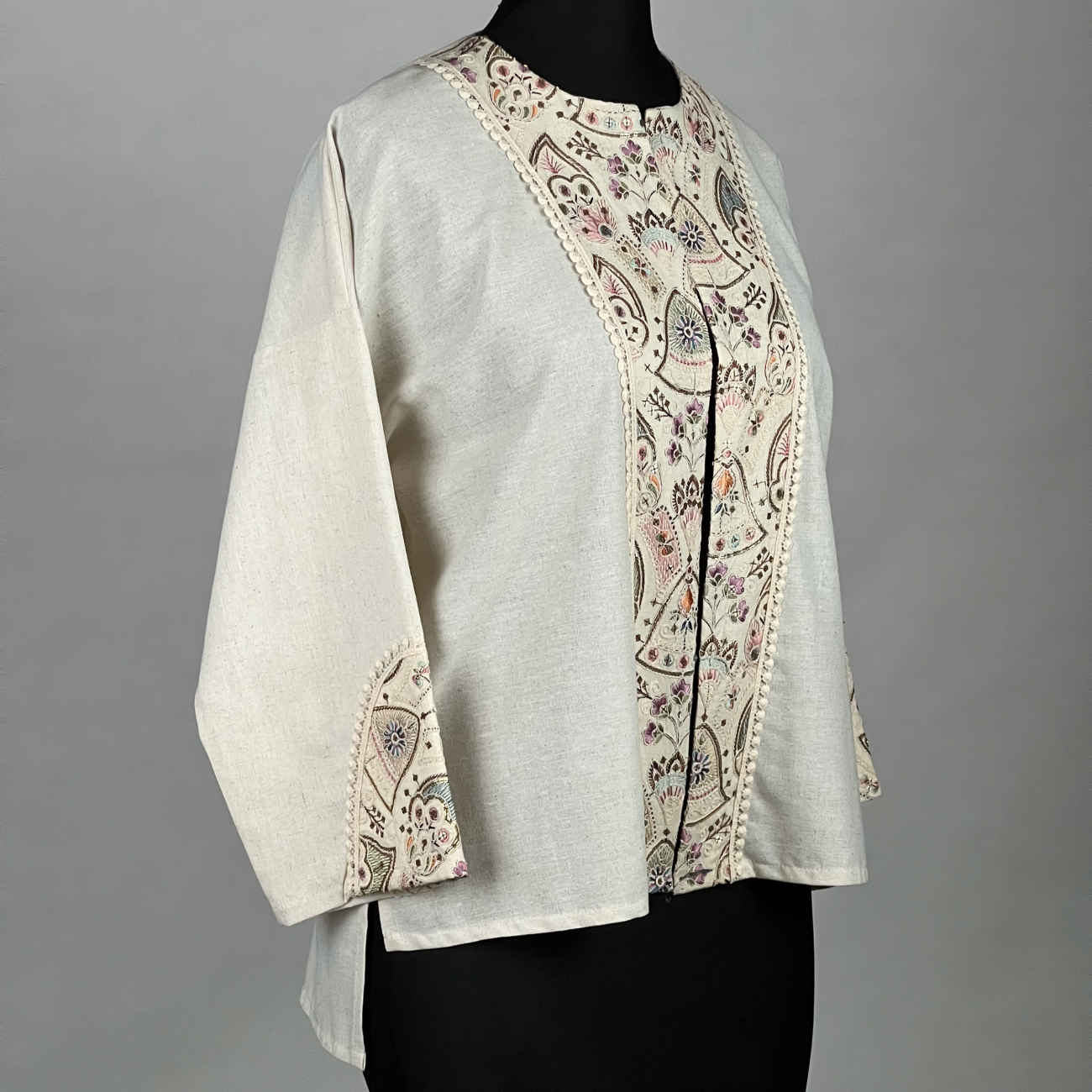 Manteau femme en lin, brodé à la main de sequins, style indien, couleur crèm