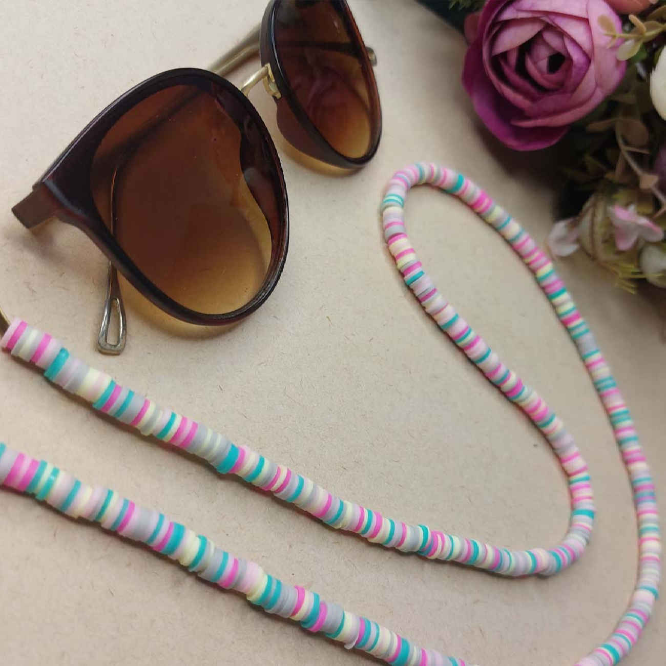 Sangle de lunettes réglable pour enfants et adultes – idéale pour l’extérieur.
