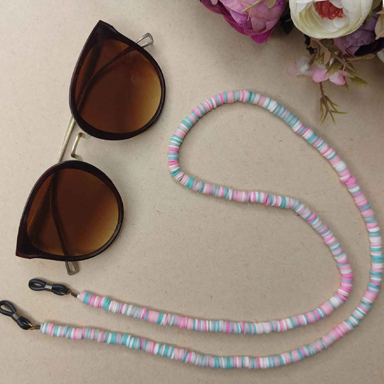 Sangle de lunettes réglable pour enfants et adultes – idéale pour l’extérieur.