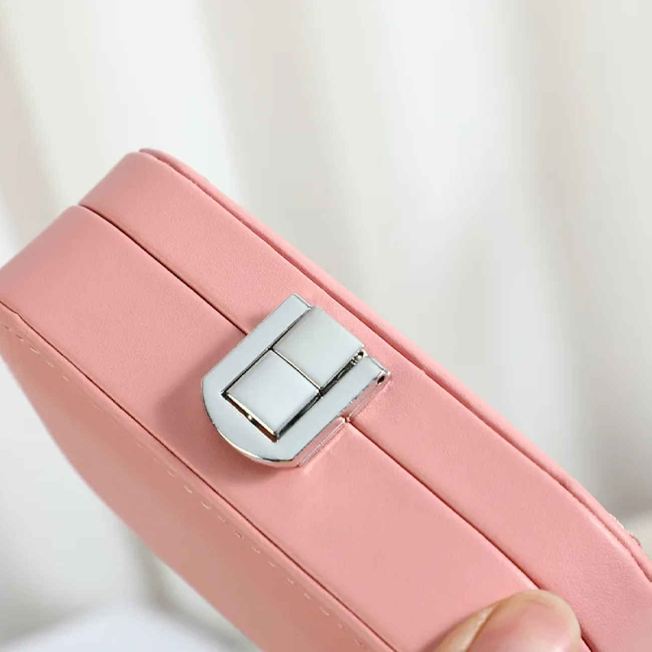 Organisateur à bijoux en cuir artificiel – rangement stylé pour accessoires précieux