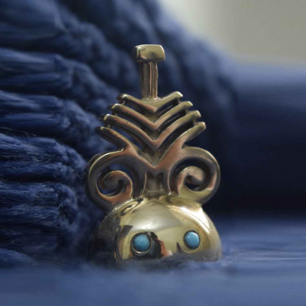 Tampon en bronze Khatam – inspiré des sceaux en pierre des souverains achéménides.