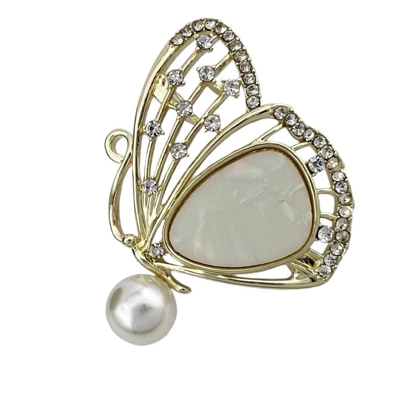 Broche en Forme de Papillon Dorée – Un Symbole Étincelant de Transformation