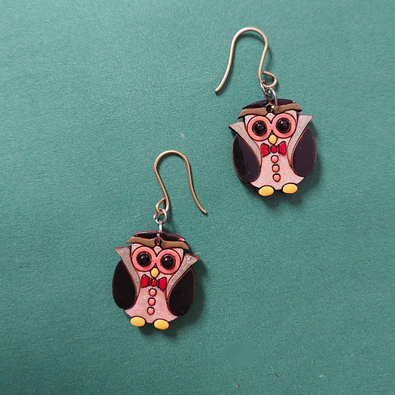 Boucles d’oreilles chouette en bois – charme forestier fait main