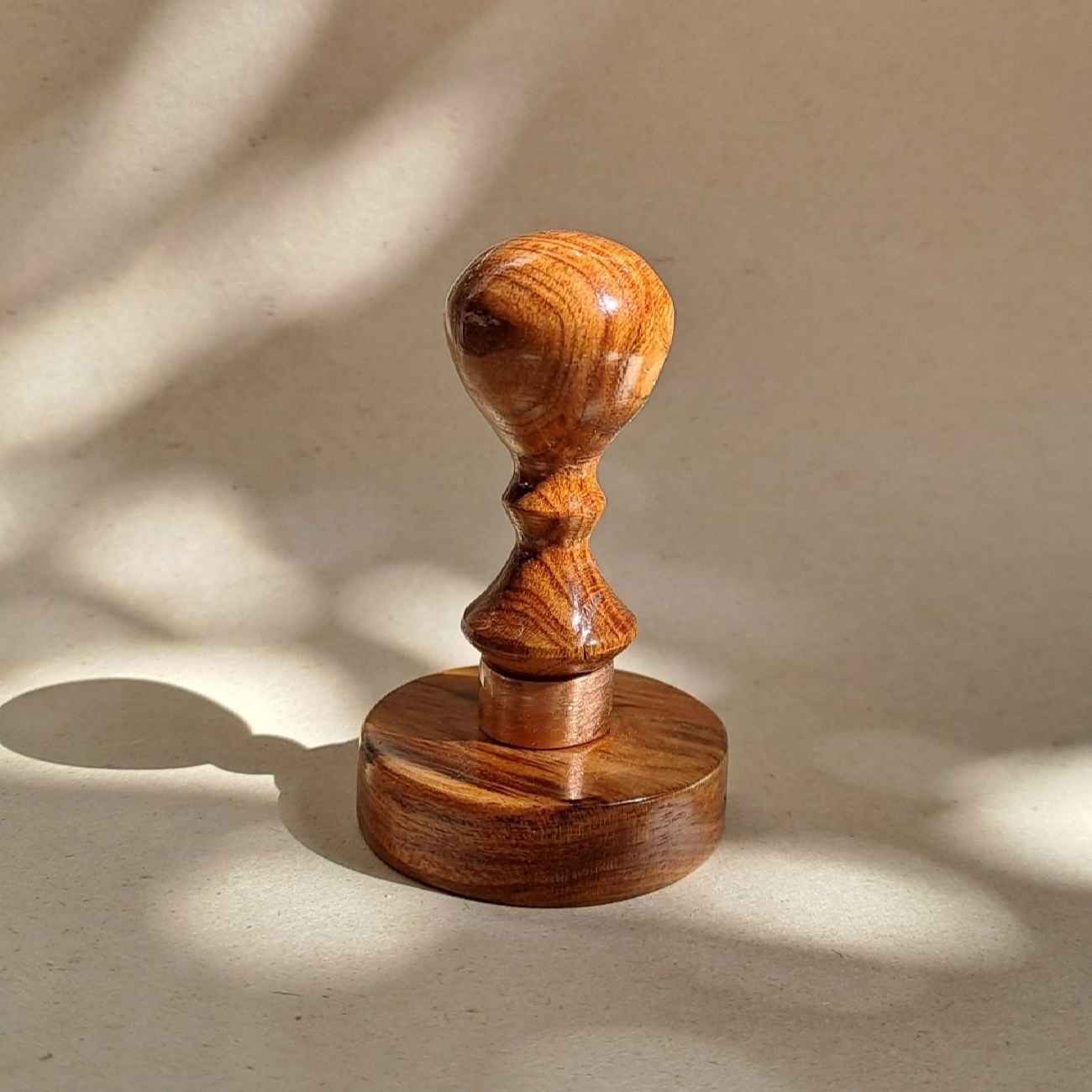 Tampon en gélatine avec base en bois – personnalisable pour bureau ou entreprise.
