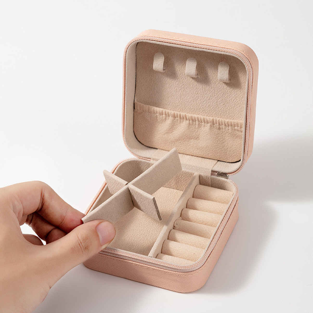 Boîte à bijoux de voyage brillante – cuir synthétique, compacte et stylée