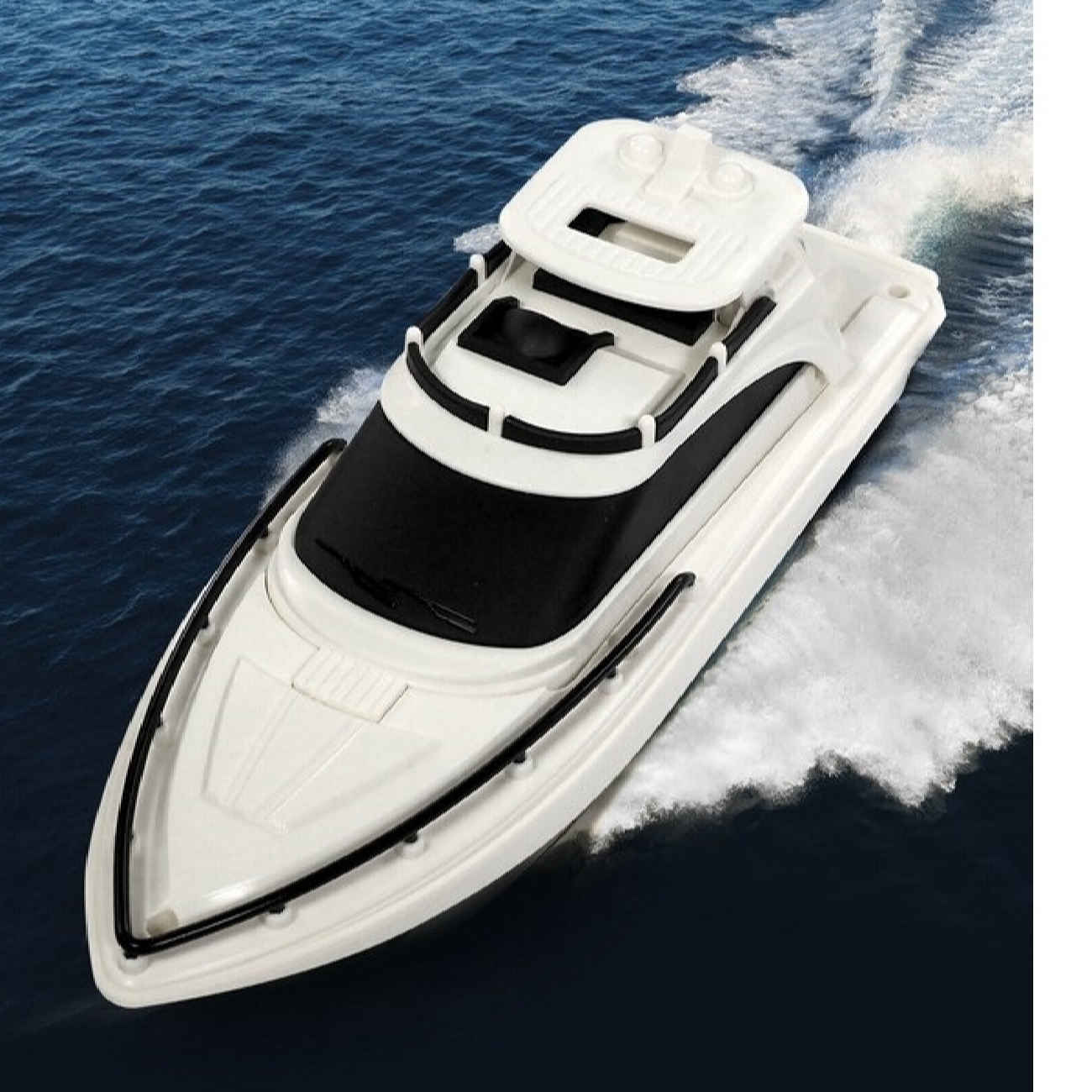 Aventure nautique avec bateau radiocommandé – Idéal pour enfants, adolescents et passionnés