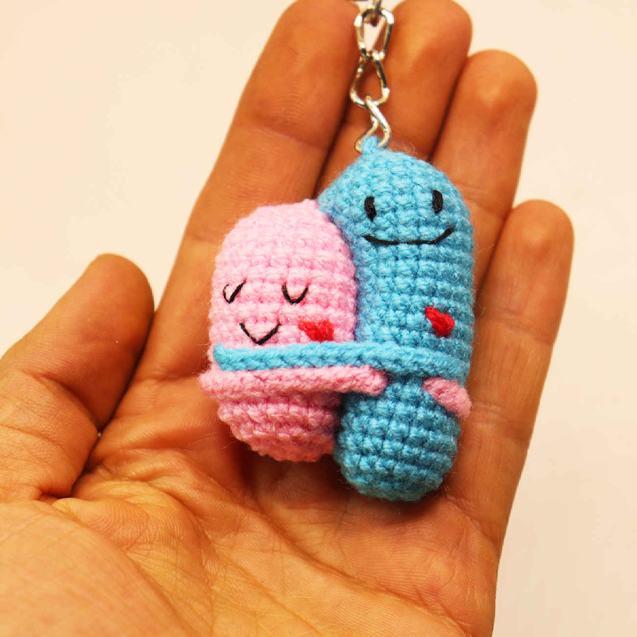Porte-clés au Crochet Fait Main – Design Câlin, Idéal pour Clés & Usage Quotidien